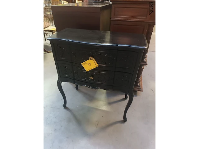 Lot 19 - zwart kastje - afbeelding 1 van  5