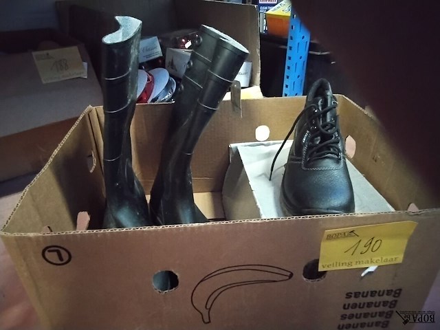 Lot 190 - werkschoenen + laarzen dunlop mt 45-47 - afbeelding 1 van  1