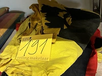 Lot 191 - belgische vlag + 2 x vlaamse leeuw