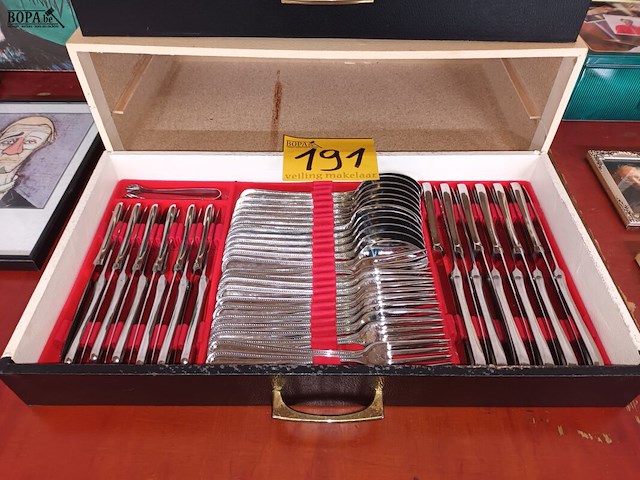 Lot 191 - bestekkoffer - afbeelding 2 van  5