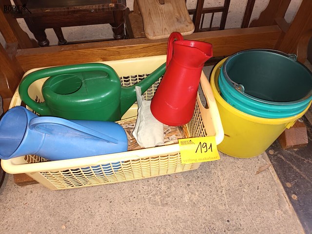 Lot 191 - huisraad in plastiek. 10 stuks - afbeelding 1 van  5