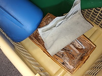 Lot 191 - huisraad in plastiek. 10 stuks - afbeelding 3 van  5