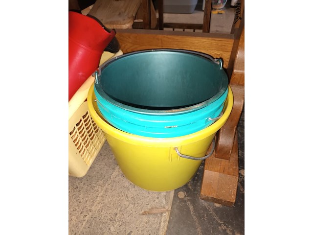 Lot 191 - huisraad in plastiek. 10 stuks - afbeelding 4 van  5