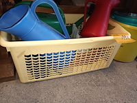 Lot 191 - huisraad in plastiek. 10 stuks - afbeelding 5 van  5