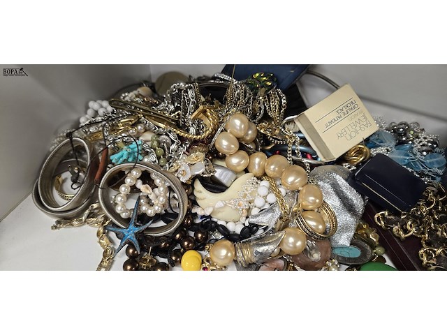 Lot 191 - lot fantasiejuwelen - afbeelding 2 van  5