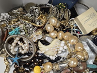 Lot 191 - lot fantasiejuwelen - afbeelding 2 van  5