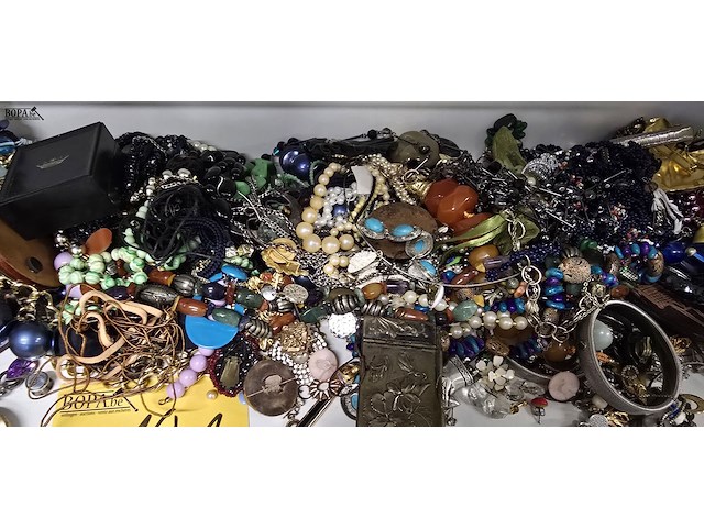 Lot 191 - lot fantasiejuwelen - afbeelding 4 van  5