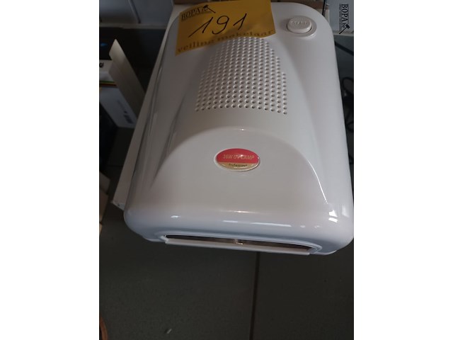 Lot 191 - uv-lamp voor gelnagels - afbeelding 3 van  4