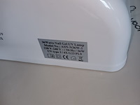 Lot 191 - uv-lamp voor gelnagels - afbeelding 4 van  4