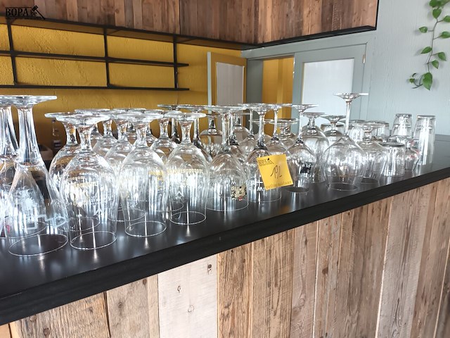 Lot 192 - diverse bierglazen - afbeelding 1 van  5