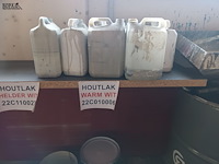 Lot 192 - groot lot lakverf - afbeelding 2 van  7