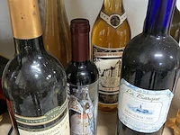 Lot 192 - lot wijn met toebehoren - afbeelding 4 van  5