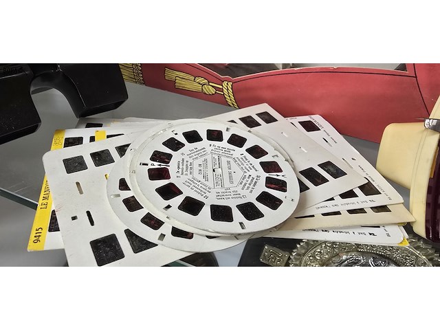 Lot 192 - vieuwmasters 3 stuks en diaschijfjes - afbeelding 2 van  4