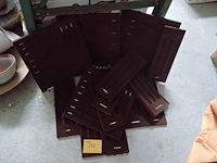 Lot 192 - vintage bestek opberglades van vilt - afbeelding 1 van  3