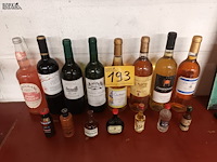 Lot 193 - flessen alcoholische drank. 15 stuks - afbeelding 1 van  5