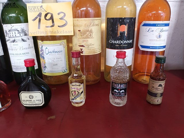 Lot 193 - flessen alcoholische drank. 15 stuks - afbeelding 4 van  5