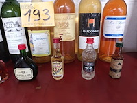Lot 193 - flessen alcoholische drank. 15 stuks - afbeelding 4 van  5