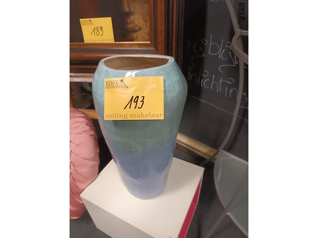 Lot 193 - geglazuurde vaas - afbeelding 1 van  4