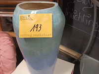 Lot 193 - geglazuurde vaas - afbeelding 1 van  4