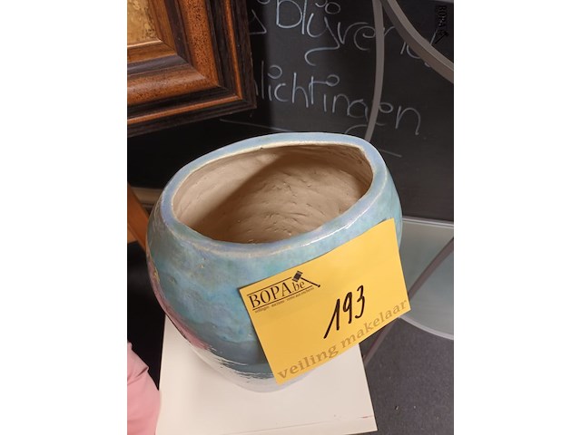 Lot 193 - geglazuurde vaas - afbeelding 3 van  4