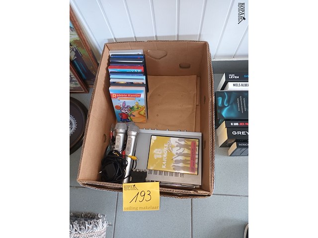 Lot 193 - karaoke set en disney dvd’s - afbeelding 1 van  4