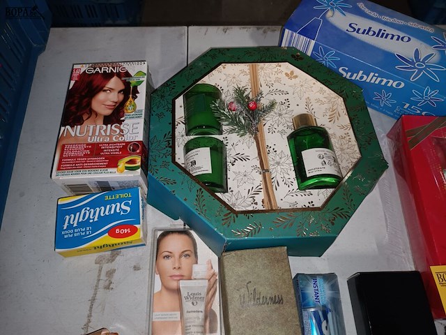 Lot 193 - parfum en persoonlijke verzorging - afbeelding 6 van  6