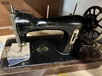 Lot 193 - retro naaimachine original victoria mundlos - afbeelding 2 van  2