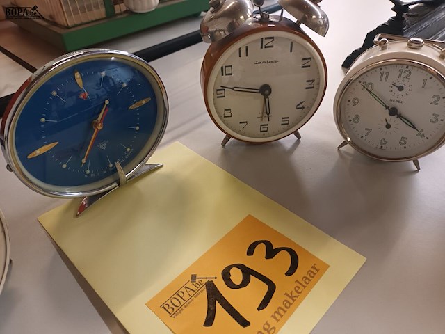 Lot 193 - retro wekkers. 8 stuks - afbeelding 3 van  4
