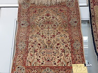Lot 193 - zijden wandtapijt - afbeelding 1 van  1