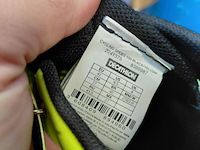 Lot 194 - fietsbenodigdheden oa fietshelm alpina, pompen btwin 14 stuk - afbeelding 3 van  4