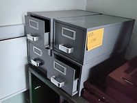 Lot 194 - industriële opberglades - afbeelding 1 van  1