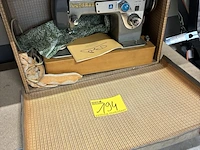 Lot 194 - retro naaimachine jungfrau in koffer