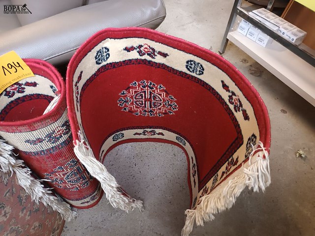 Lot 194 - tapijten. 3 stuks - afbeelding 2 van  4