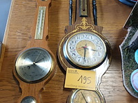 Lot 195 - barometers. 2 stuks - afbeelding 1 van  5