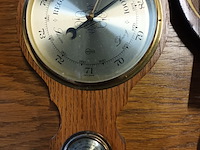 Lot 195 - barometers. 2 stuks - afbeelding 2 van  5