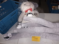 Lot 195 - deurhonden en knuffelbeer. 5 stuks - afbeelding 1 van  3