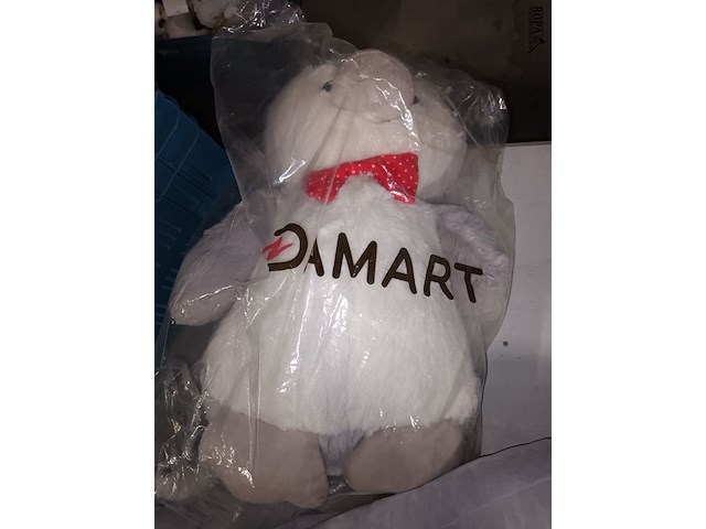 Lot 195 - deurhonden en knuffelbeer. 5 stuks - afbeelding 3 van  3