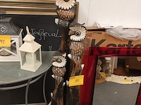 Lot 195 - houten uilenfamilie - afbeelding 1 van  5