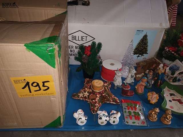 Lot 195 - kerstdecoratie - afbeelding 1 van  4