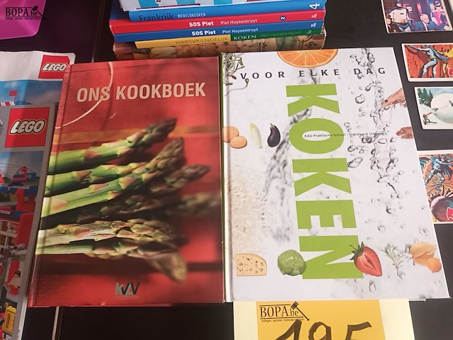 Lot 195 - kookboeken. 12 stuks - afbeelding 2 van  3