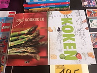 Lot 195 - kookboeken. 12 stuks - afbeelding 2 van  3