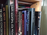 Lot 195 - lot boeken van opera tot theater - afbeelding 3 van  3
