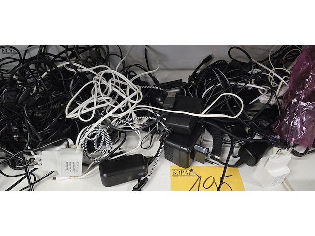 Lot 195 - lot diverse opladers - afbeelding 3 van  4