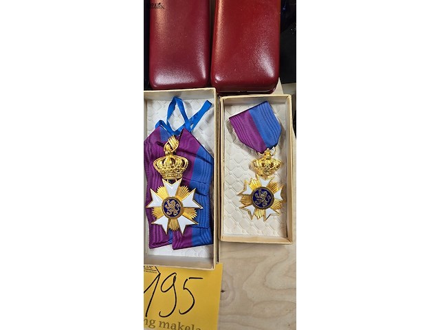 Lot 195 - lot eremedailles ong 11 stuks - afbeelding 3 van  5