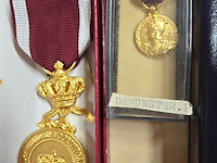 Lot 195 - lot eremedailles ong 11 stuks - afbeelding 4 van  5