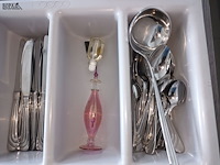Lot 195 - pvc bestekbak met bestek - afbeelding 4 van  4