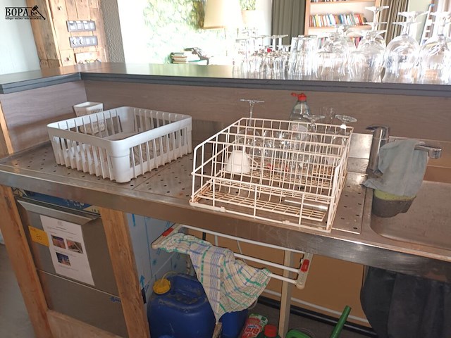 Lot 195 - rvc werkblad met spoelbak - afbeelding 3 van  3