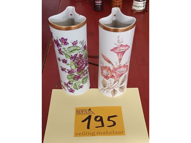 Lot 195 - water verdampers. 2 stuks - afbeelding 1 van  4