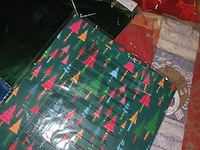 Lot 196 - feestverpakkingen en raamdecoratie - afbeelding 4 van  5