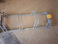 Lot 196 - fietsenrek - afbeelding 1 van  3